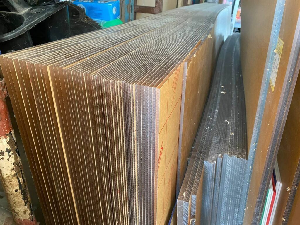 เกรดของแผ่นอะคริลิคควรเลือกให้คุ้มค่า! ตัวเลือกในการตัดสินใจ