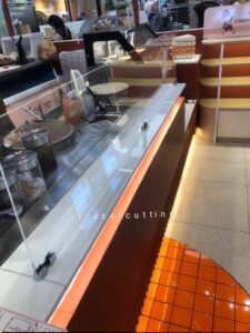 ฉากกั้นอะคริลิค by jklasecutting