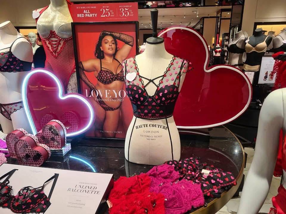 ชั้นวางอะคริลิค-1 by jklasercutting